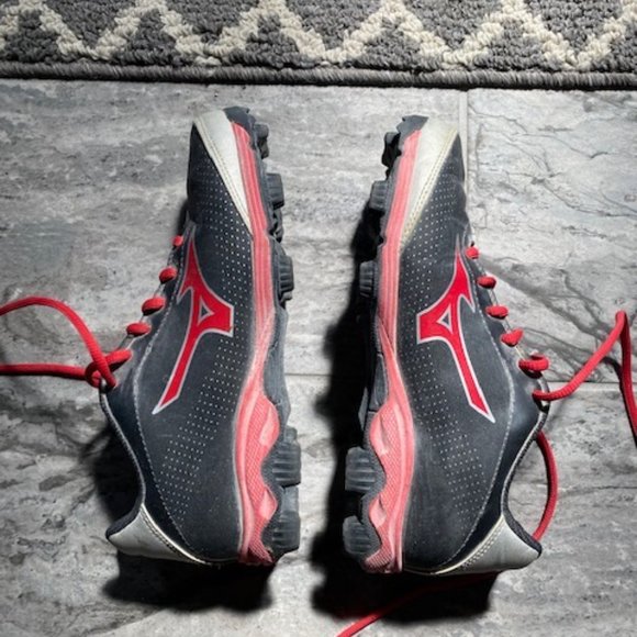 Mizuna Boy's Baseball Cleats, Size 5 - Picture 2 of 4